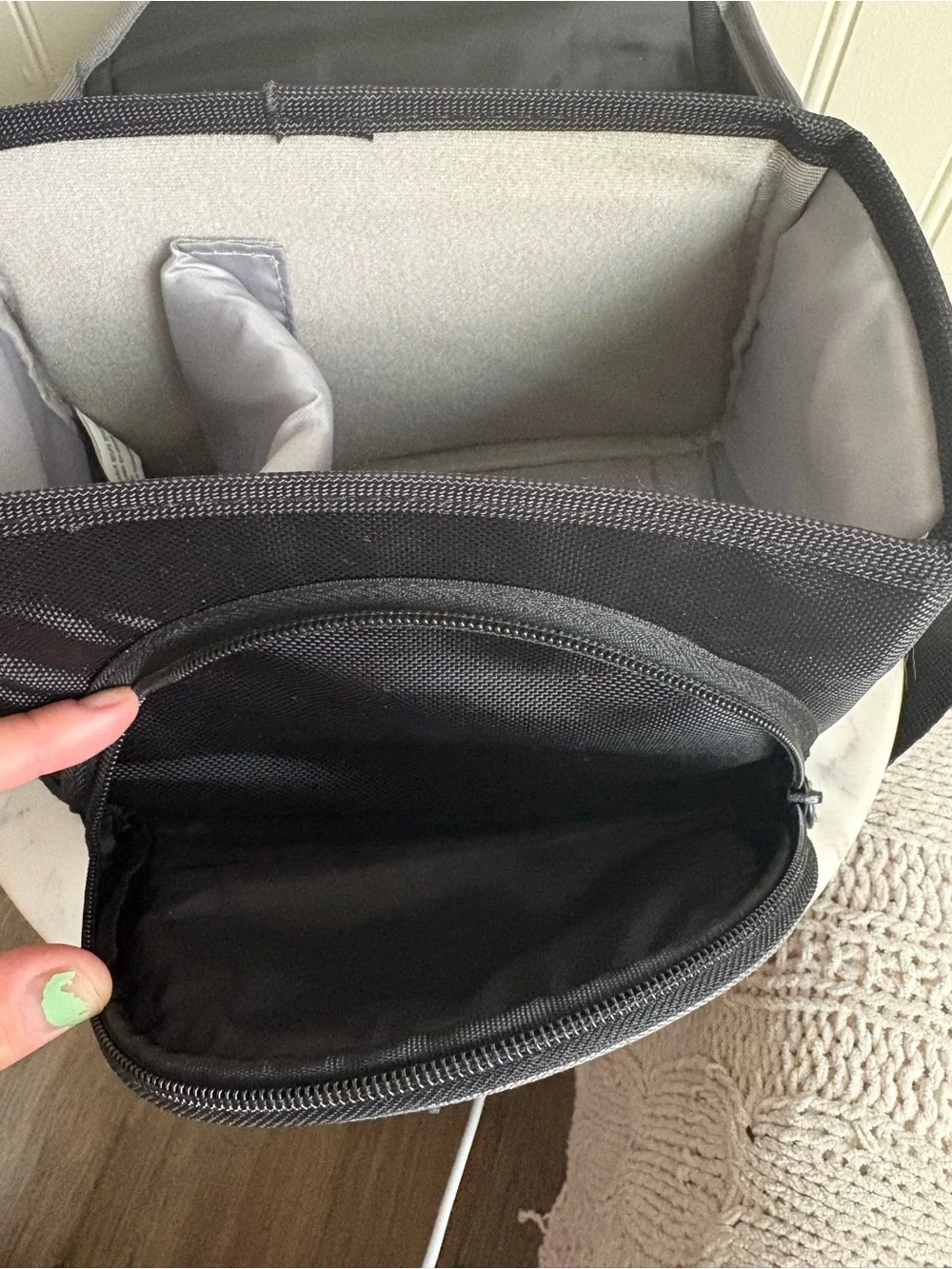 Sony Cushioned Camera Bag LCS-X20 Black Faux Leather Adjustable Strap w/Pockets